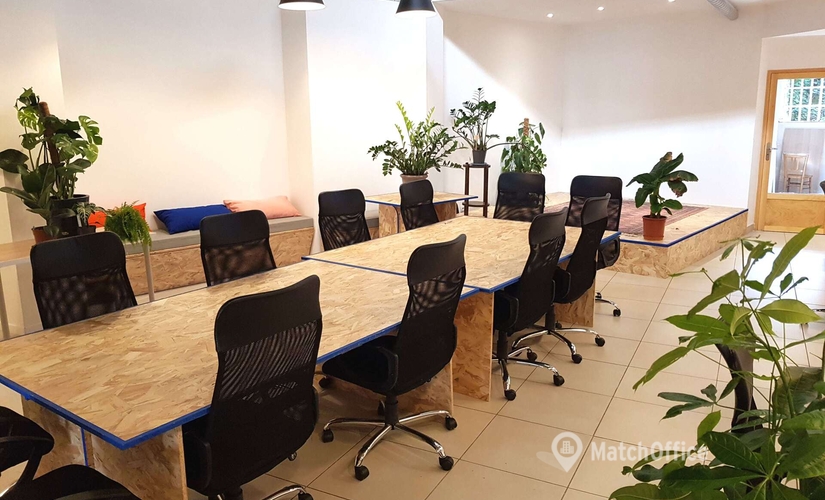 10 m² Shared workspace  in Marseilles, Rue de Rome 154 (13006) - 3 | MatchOffice.com