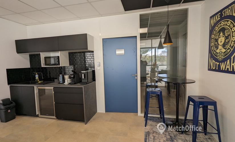 Convention center in Aix en Provence, Route de Valbrillant 12 (13590) - 2 | MatchOffice