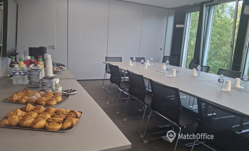 25 m² Coworking space in Paris 8, 66 Avenue des Champs Elysees (75008) - 1 | MatchOffice