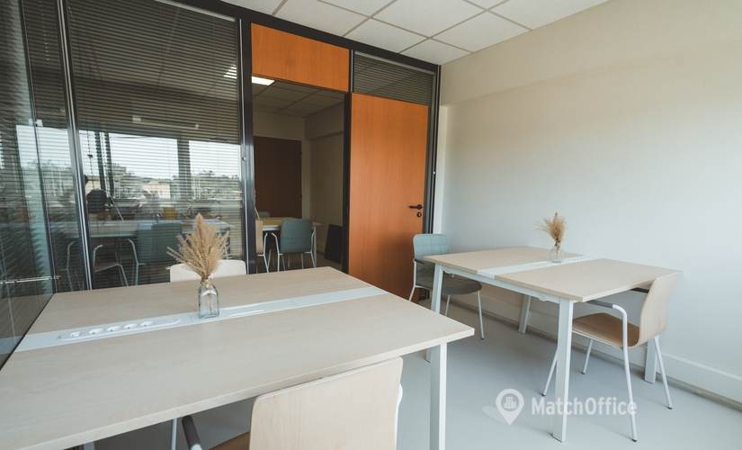 Centre de conférence à location à Salon de Provence , ZA LA GANDONNE BAT A BOULEVARD VENTADOUIRO - 1 | MatchOffice