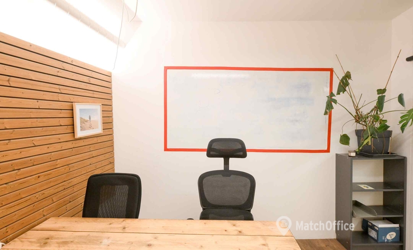 Office Rue du Cloître Saint-Merri 5 75004 Paris 4