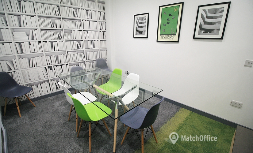 Business Centre in High Wycombe, Crendon Street, 90 m² - MatchOffice.co.uk