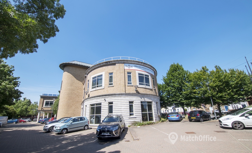 Business center Centurion House, London Road TW18 4AX Surrey