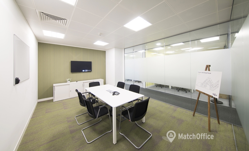 Business centre  in South London, 81-85 Station Road, 180 m² - MatchOffice.co.uk