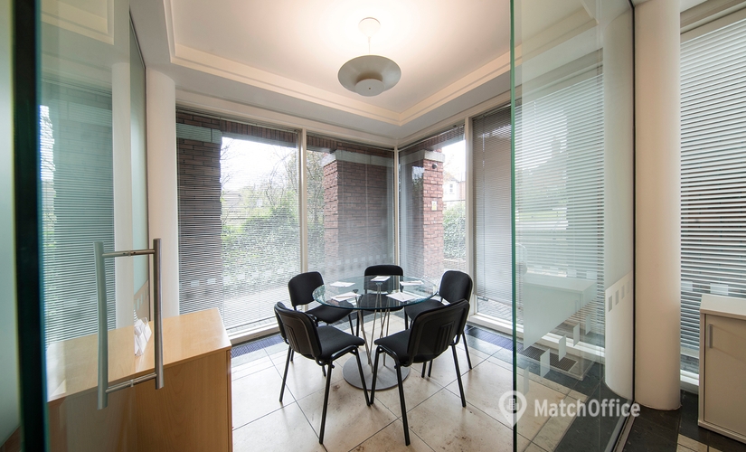 200 m² Business center in Guildford, Farnham Road 1 (GU2 4RG) - 2 | MatchOffice.com