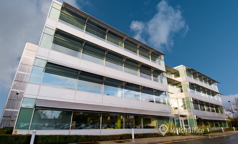 Business center in West Sussex, South Terminal Arrivals, 50 m² - MatchOffice.co.uk