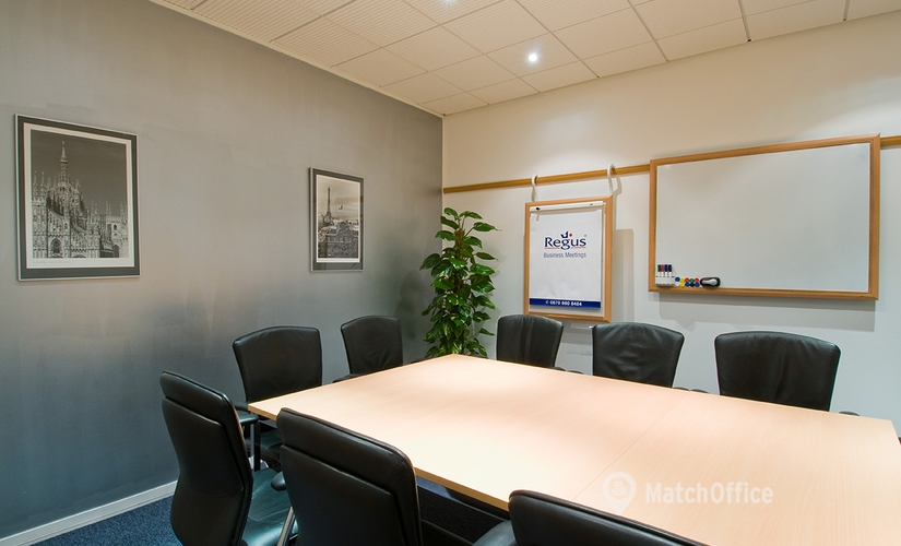 50 m² Business park in West Sussex, South Terminal Arrivals (RH6 0NP) - 2 | MatchOffice.com