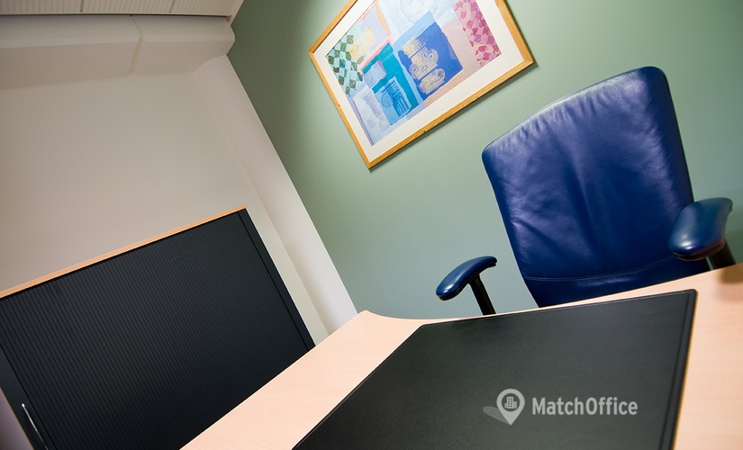 Business centre in West Sussex, South Terminal Arrivals, 50 m² - MatchOffice.co.uk
