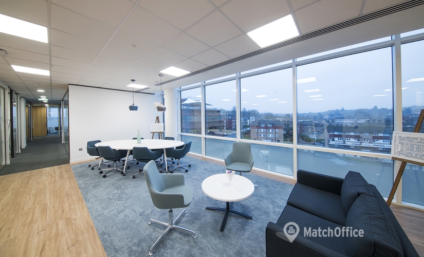 200 m² Business space in Somerset, High Street 62 (RH1 1SG) - 1 | MatchOffice