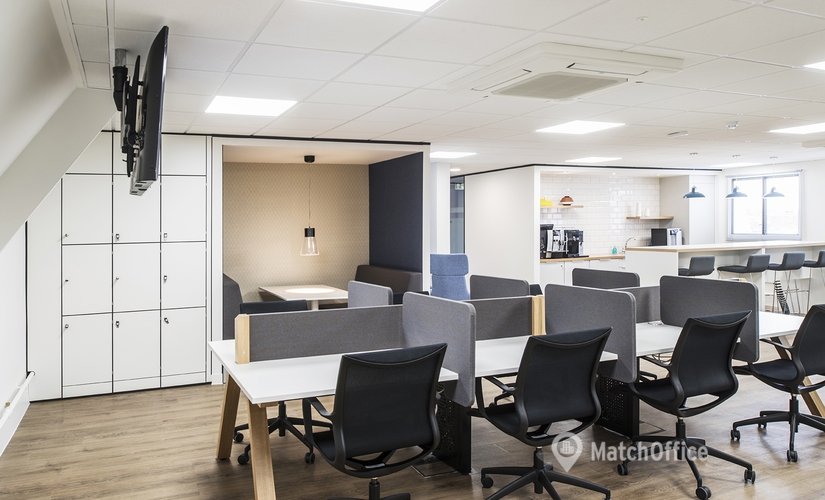 Business Centre in Wiltshire, Queen Street, 50 m² - MatchOffice.co.uk
