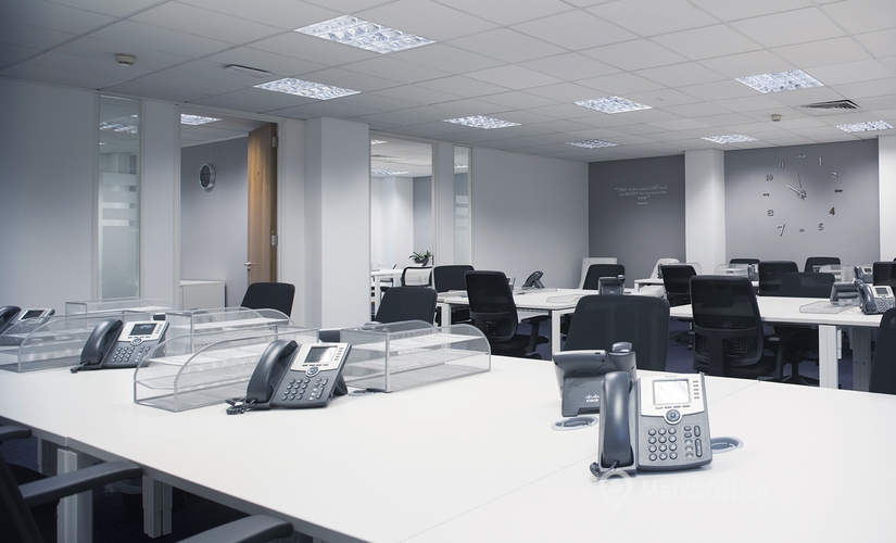 41 m² Business space in Windsor, 59-60 Thames Street (SL4 1TX) - 3 | MatchOffice