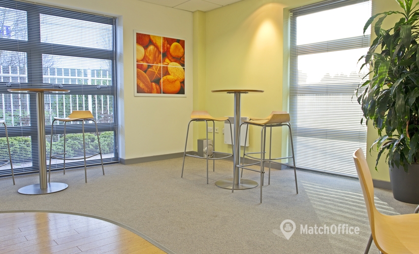 Business Centre in Gloucestershire, Oakfield Close, 50 m² - MatchOffice.co.uk
