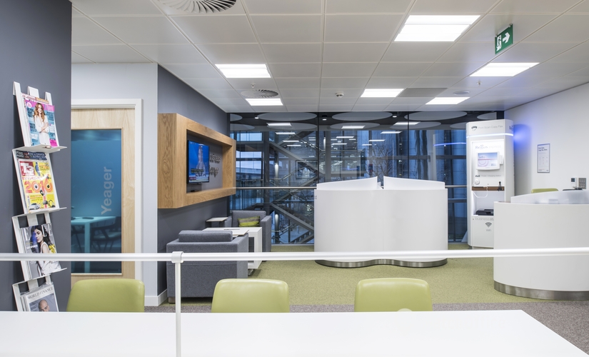 Business centre  in West London, Arrivals Concourse, 150 m² - MatchOffice.co.uk