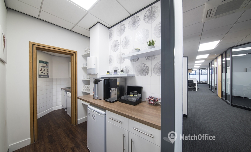 Business centre in Hertfordshire, 2 Falcon Gate, 85 m² - MatchOffice.co.uk