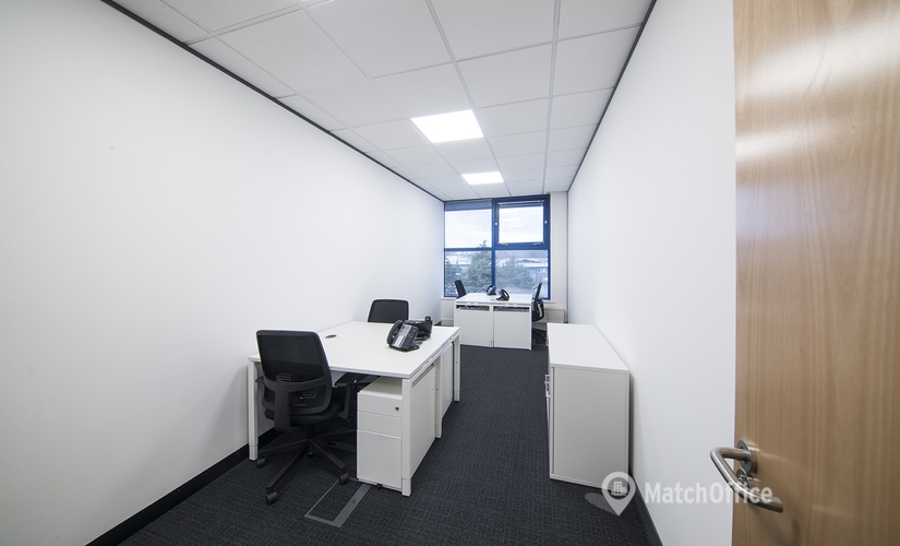 Business centre in Hertfordshire, 2 Falcon Gate, 85 m² - MatchOffice.co.uk