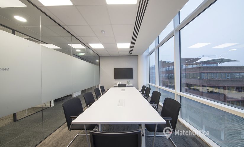 100 m² Conference room in Somerset, High Street 62 (RH1 1SG) - 0 | MatchOffice.com