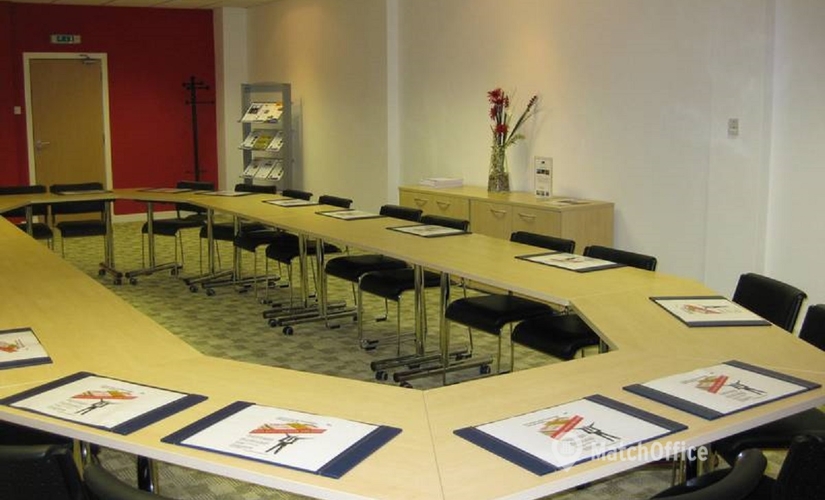 Meeting room in Bellshill, Industrial Estate, 100 m² - MatchOffice.co.uk