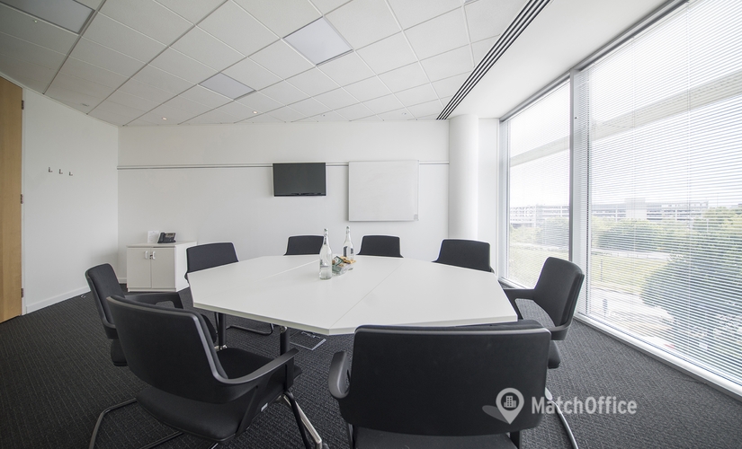 Meeting room in Manchester, Manchester Airport, 60 m² - MatchOffice.co.uk