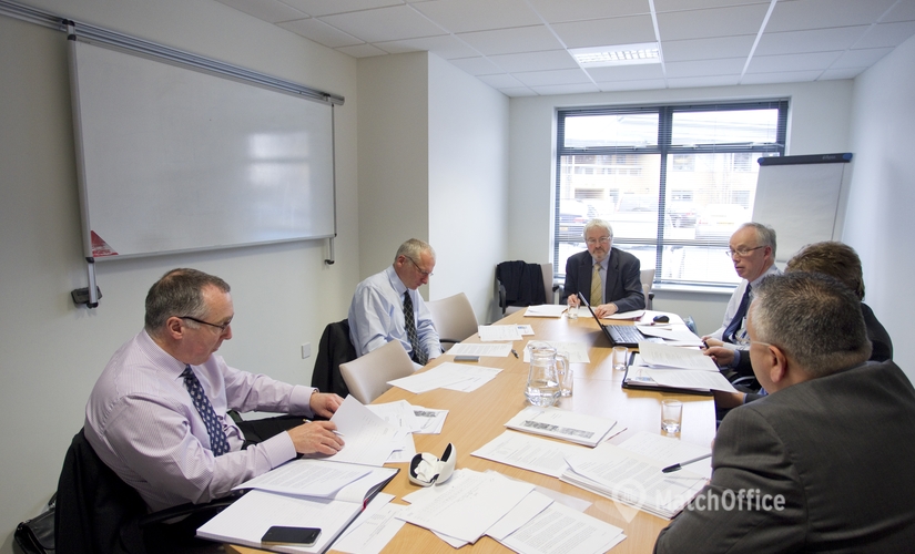 Conference venues in Crawley, Metcalf Way, 100 m² - MatchOffice.co.uk