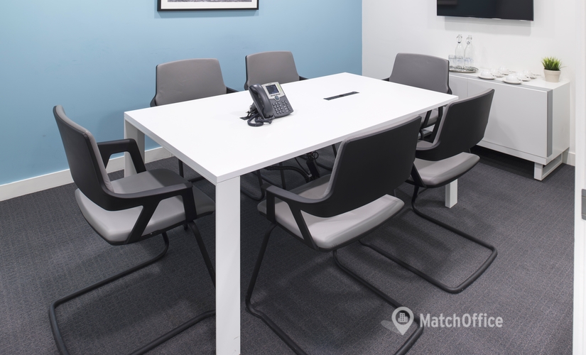 Meeting room hire in West London, Arrivals Concourse, 35 m² - MatchOffice.co.uk