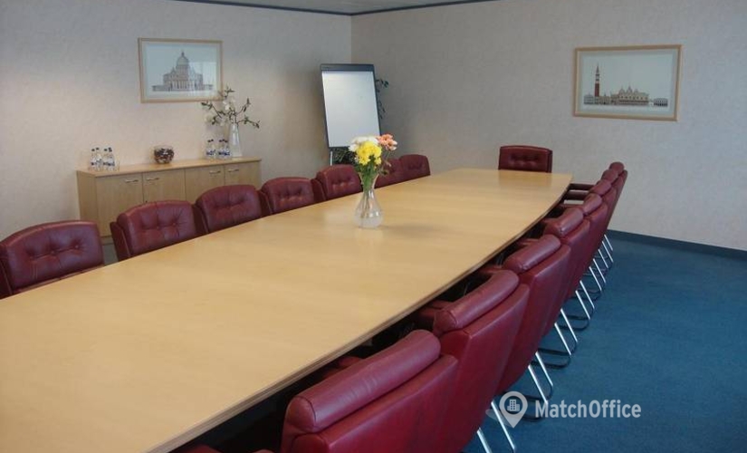 Rent a 38 m² Conference space in Birmingham Centre, Wellington House (B37 7HE) - 1 | MatchOffice.com