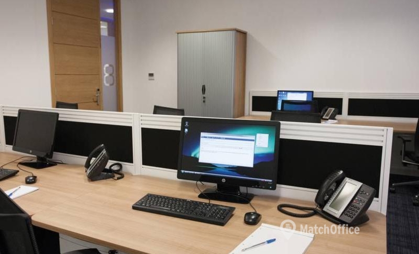 Business Centre in Leeds City Centre, Park Square West, 50 m² - MatchOffice.co.uk