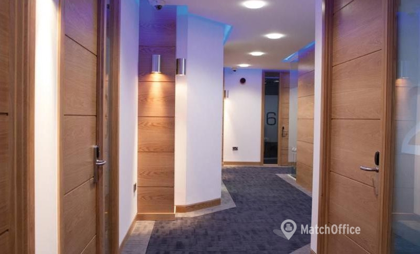Business Centre in Leeds City Centre, Park Square West, 50 m² - MatchOffice.co.uk
