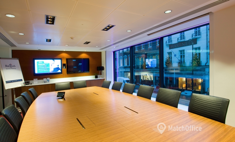 40 m² Shared office  in The City of London, 1 Berkeley Street (W1J 8DJ) - 1 | MatchOffice