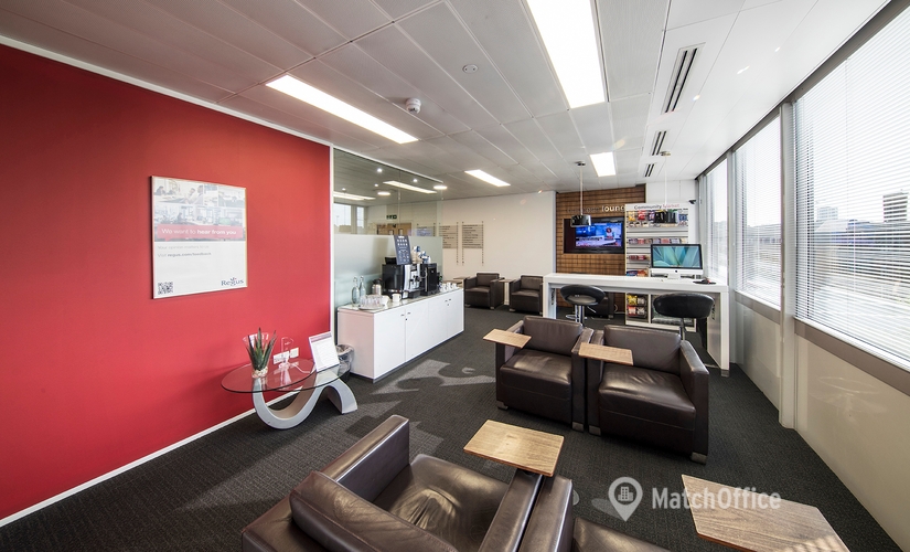 18 m² Shared workspace in City of London, Crown House (W14 8TH) - 0 | MatchOffice.com