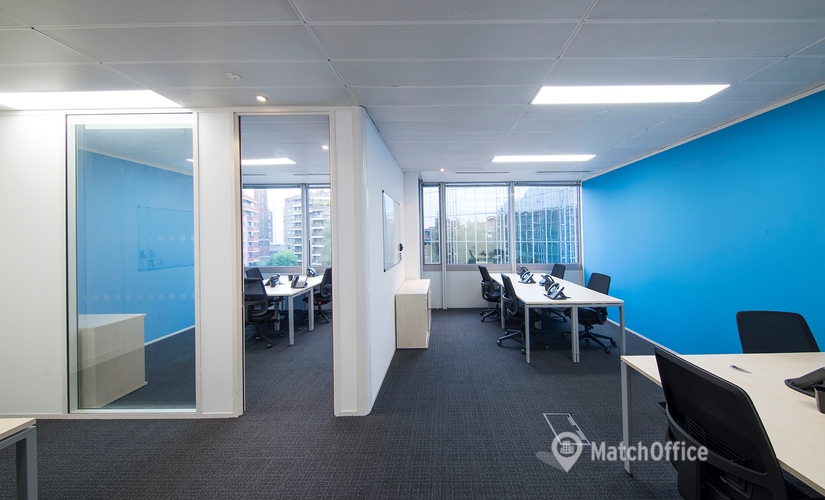 18 m² Shared office  in City of London, Crown House (W14 8TH) - 3 | MatchOffice
