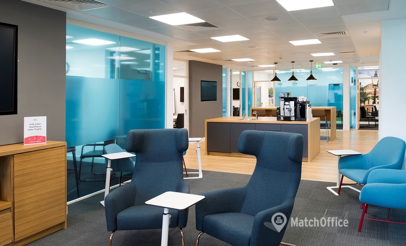 100 m² Business space in Hounslow, Terminal 2 (TW6 1EW) - 1 | MatchOffice