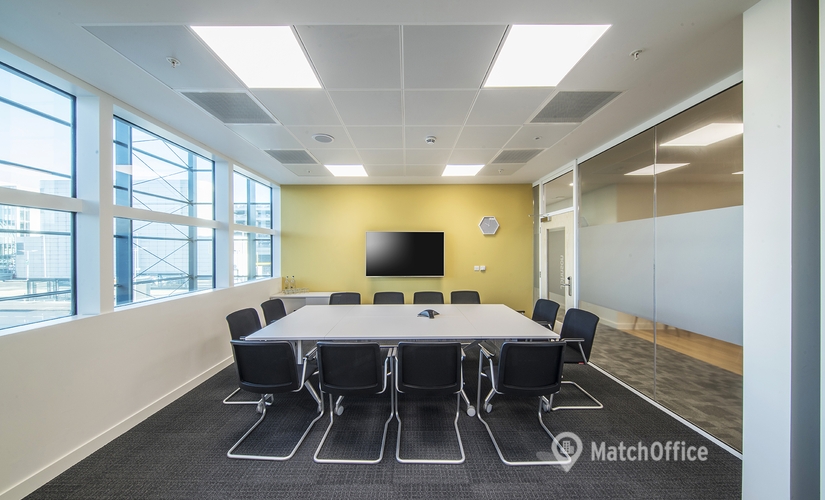 Meeting room for rent in West London, South Wing, 35 m² - MatchOffice.co.uk