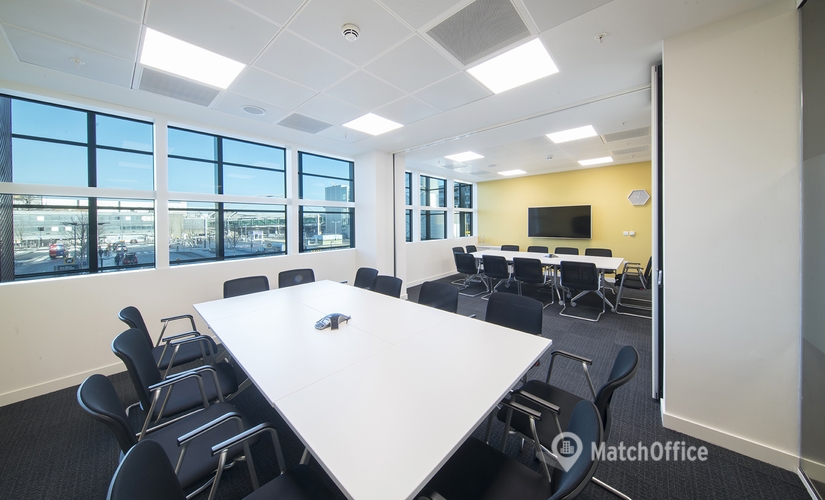35 m² Convention center in Hounslow, South Wing (TW6 1BB) - 1 | MatchOffice.com