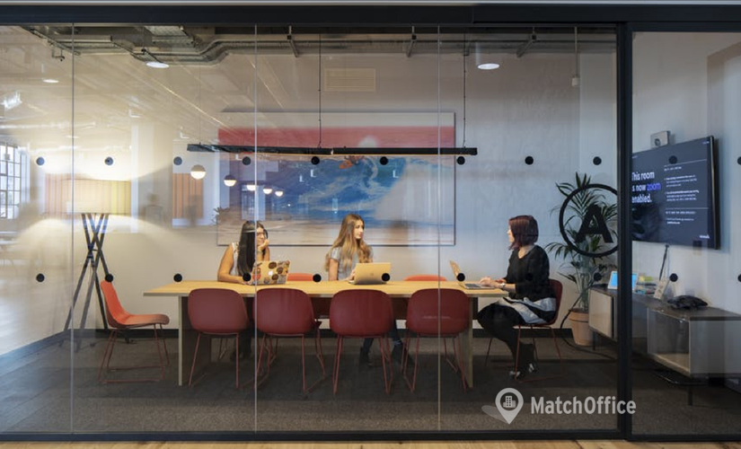 100 m² Coworking  in City of London, Shepherds Bush Road (W6 7PB) - 2 | MatchOffice