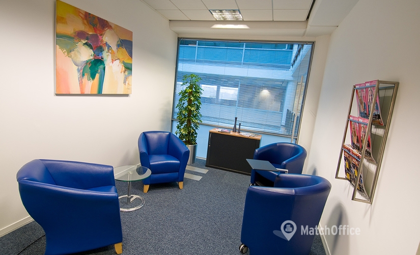 50 m² Shared workspace in West Sussex, South Terminal Arrivals (RH6 0NP) - 0 | MatchOffice