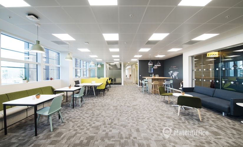 Coworking space in West London, South Wing, 100 m² - MatchOffice.co.uk