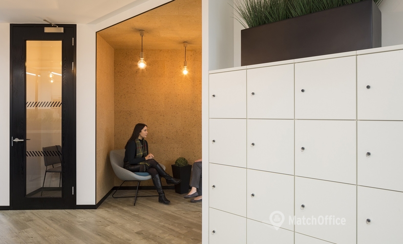 Business centre  in Hertfordshire, London Road, 79 m² - MatchOffice.co.uk