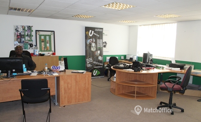 Coworking in West London, 5 Wadsworth Road, 50 m² - MatchOffice.co.uk