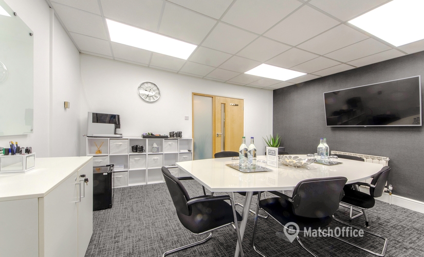 Business center  in Farnborough, Alexandra Road, 238 m² - MatchOffice.co.uk