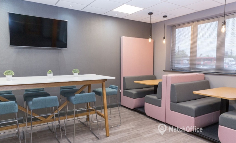 Business centre  in Oldbury, Broadwell Road 422, 351 m² - MatchOffice.co.uk