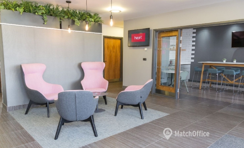 Business centre  in Oldbury, Broadwell Road 422, 351 m² - MatchOffice.co.uk