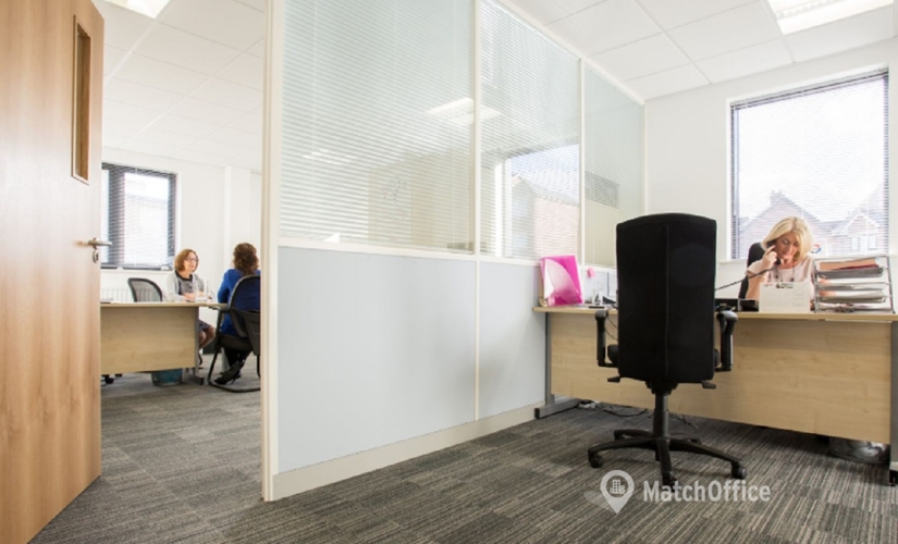 Business centre  in Oldbury, Broadwell Road 422, 351 m² - MatchOffice.co.uk