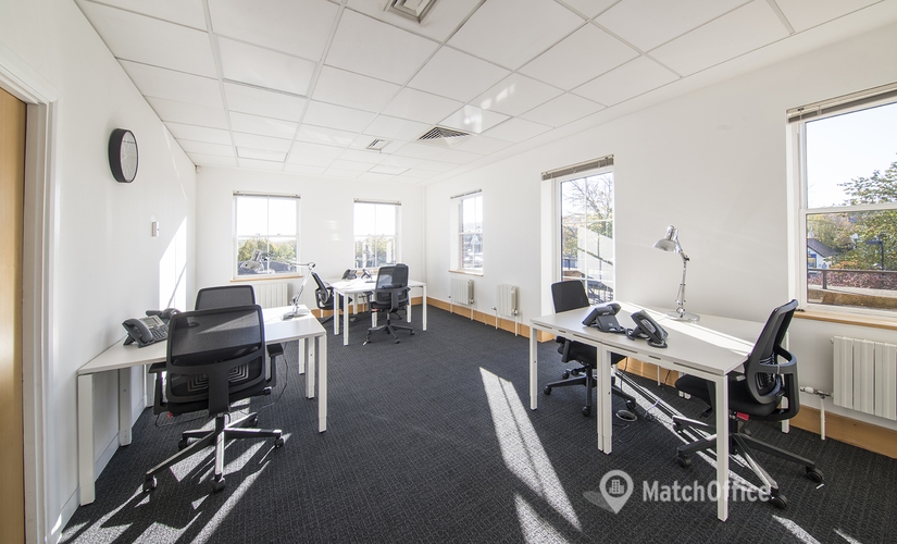 Business Centre in High Wycombe, The Broadway, 200 m² - MatchOffice.co.uk