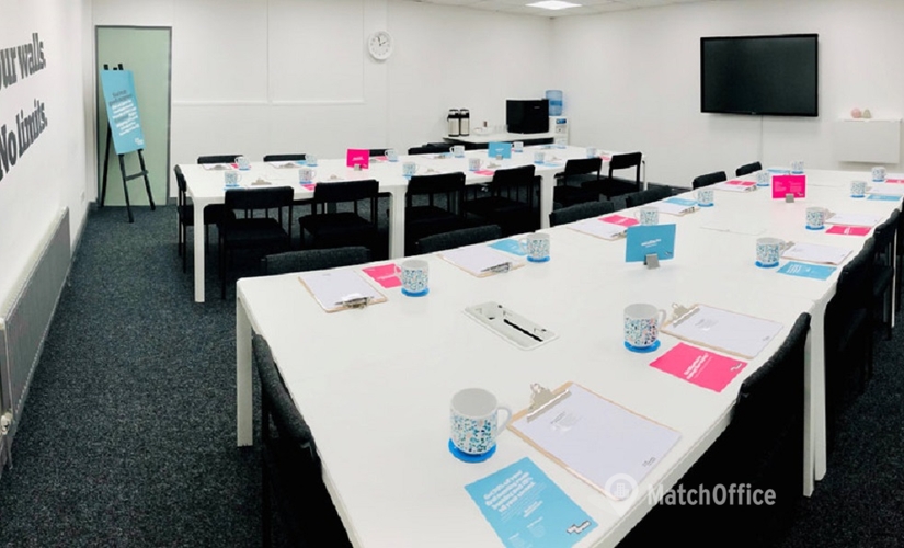 10 m² Meeting room in Leeds City Centre, Tunstall Road (LS11 5HL) - 2 | MatchOffice.com