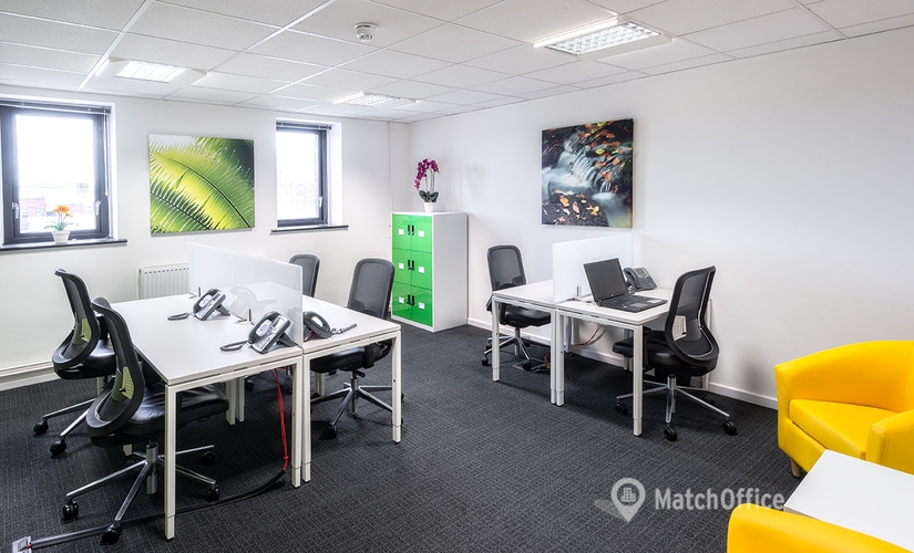 Business Centre in Gloucestershire, Worcester Street 31, 100 m² - MatchOffice.co.uk