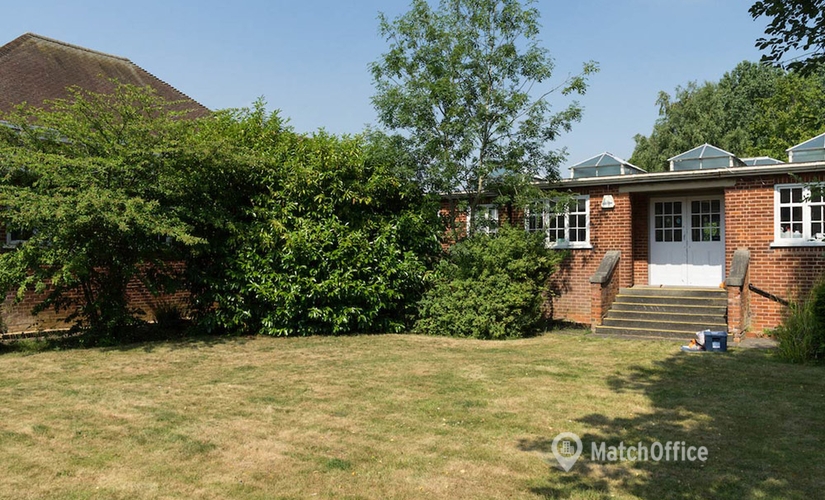 10 m² Coworking space in Hertfordshire, Alexander Road (AL2 1JG) - 3 | MatchOffice.com