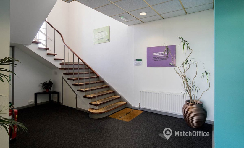 10 m² Business park in South London, Vulcan Way (CR0 9UG) - 1 | MatchOffice.com