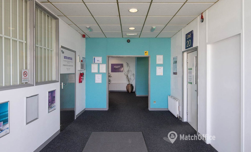 10 m² Shared workspace in South London, Vulcan Way (CR0 9UG) - 1 | MatchOffice.com