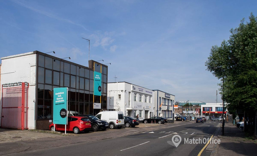 10 m² Serviced office place available to rent in City of London, 4-6 Wadsworth Road (UB6 7JJ) - 1 | MatchOffice