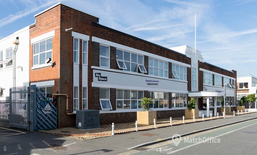 Business center  in South London, 8 Lombard Road, 10 m² - MatchOffice.co.uk